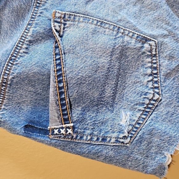 NWOT American Eagle 90's Boyfriend Short Denim  Shorts - Picture 7 of 11